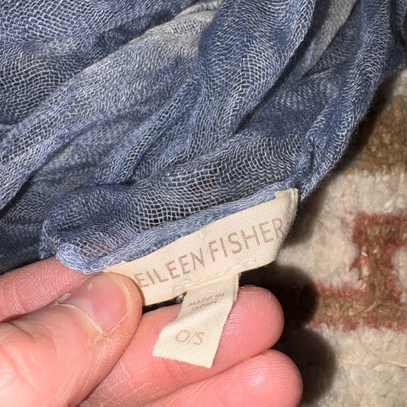 Eileen Fischer blue & white lightweight linen scarf one size - Picture 2 of 4